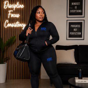 Black Lady V Fitted Set